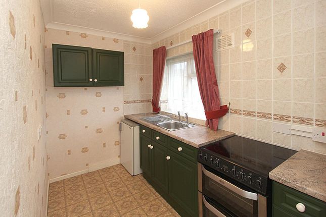 82A, Windmill Crescent, Wolverhampton photo 3
