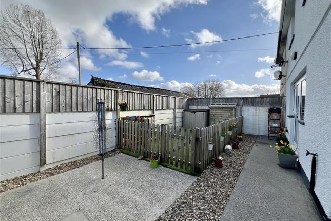 Springfield, Woodfield Road, Ammanford photo 4