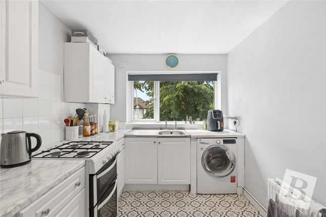 Flat 22,, Neale Court, Hornchurch photo 4