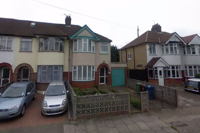 3-bed semi-detached on 21, Earlsmead, HARROW, £2,250/mo