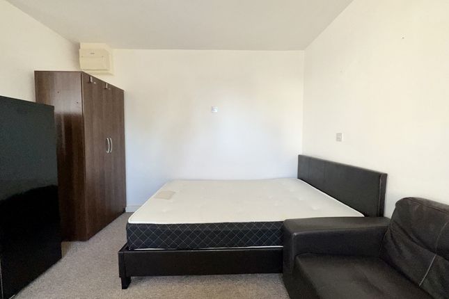 Studio to rent in Gladstone Avenue, Loughborough