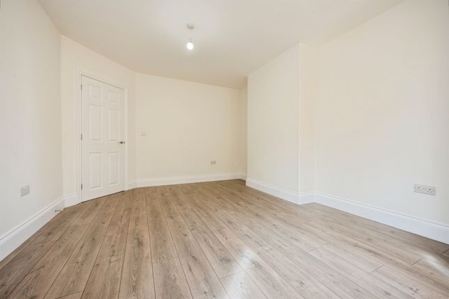 10, Elmgrove Road, Harrow photo 4