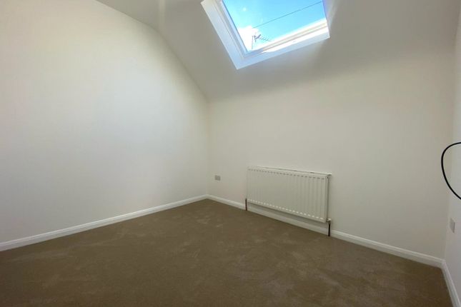 Semi-detached house to rent in Earlswood Road, Redhill, Surrey