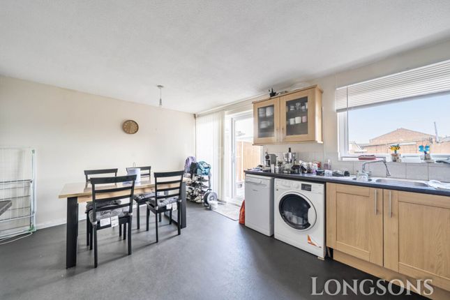 18, Lovell Gardens, Thetford photo 3