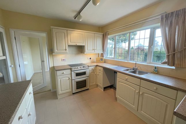 12, Lichfield photo 3