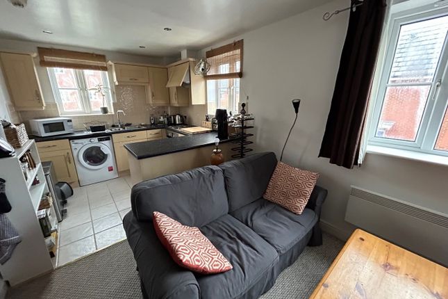 Flat for sale in The Pollards, Bourne