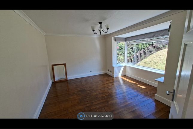 Burnside Close, Harrogate photo 2