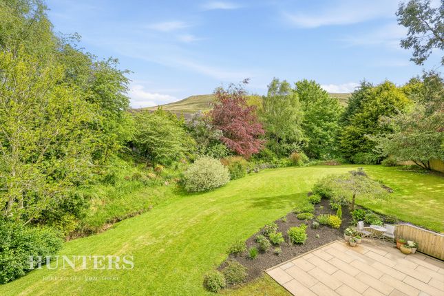 20, Manor Close, Todmorden photo 4