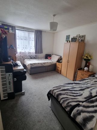 Hibbert Street, Luton photo 4