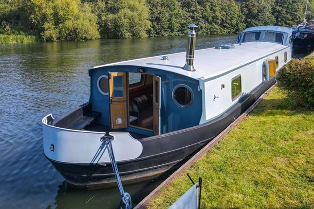 Thumbnail Houseboat for sale in Willows Riverside, Windsor, Berkshire.