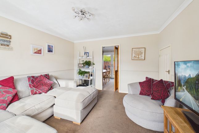 28, Naomi Close, Chester photo 3