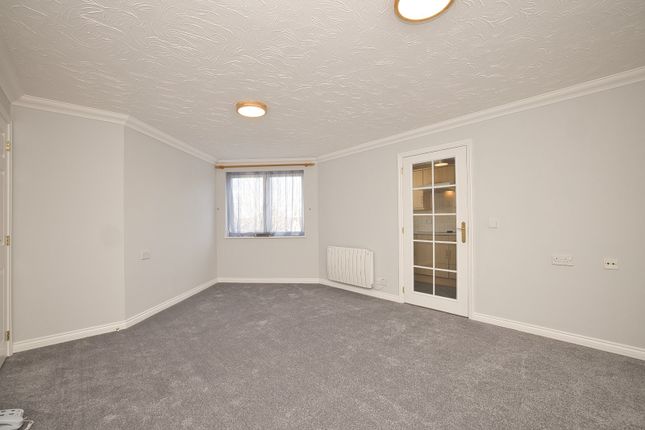 Flat 33, Dickens Lodge,, Wealdhurst Park, Kent photo 2
