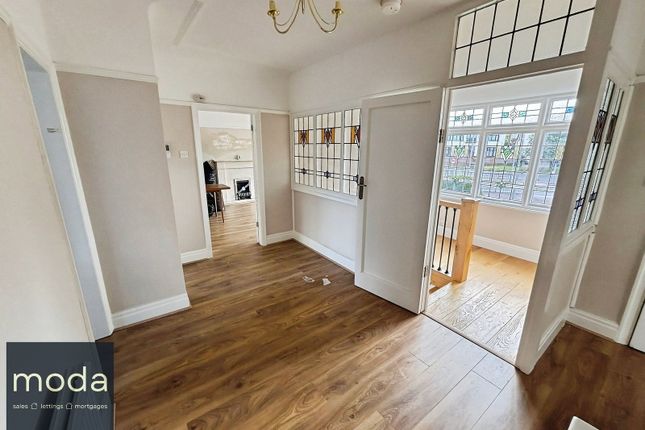 206a, Queens Drive, Liverpool photo 3