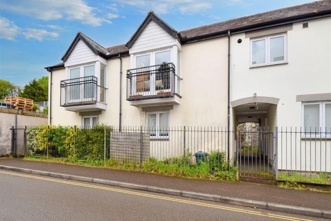 Thumbnail Terraced house for sale in Eastwood Road, Penryn