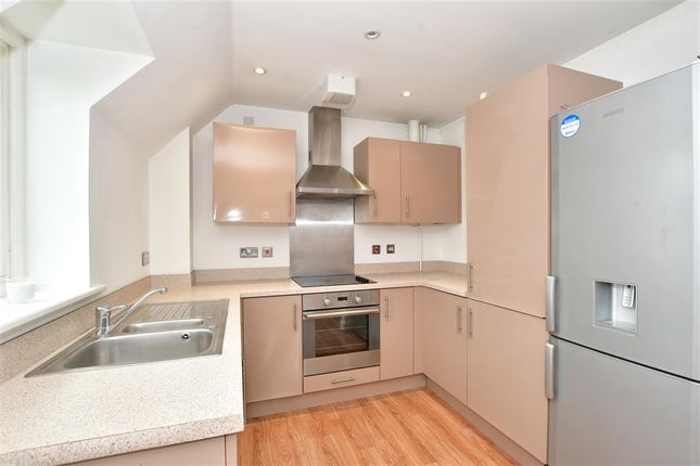 Flat for sale in Portland Way, Knowle, Fareham, Hampshire