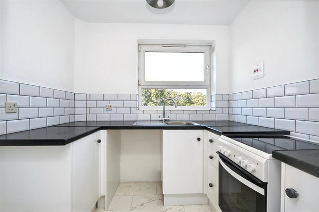 31, Westdown House, Hartington Place, Eastbourne photo 3