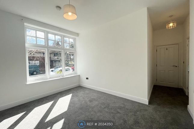 Flat to rent in Morland House, Leicester