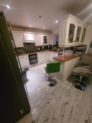 Long Lane, Stanwell photo 4