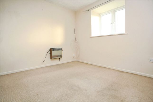 88, Little Normans, Gloucester photo 4