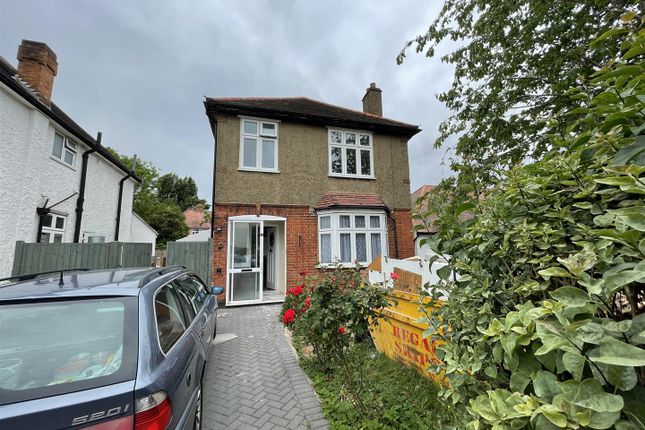 3 Bedroom Detached in TW3 4EW