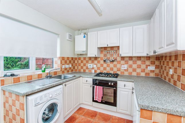 32, Henry Warby Avenue, Wisbech photo 4