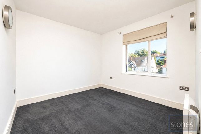 Flat 9, 759,, Finchley Road, London photo 3