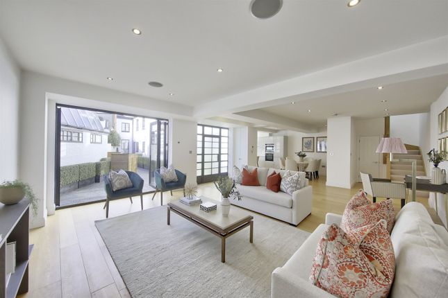 Mews house for sale in Abercrombie Street, London