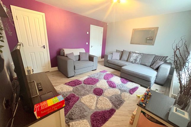 2 Filas Wessex, High Street, Bridgend photo 3