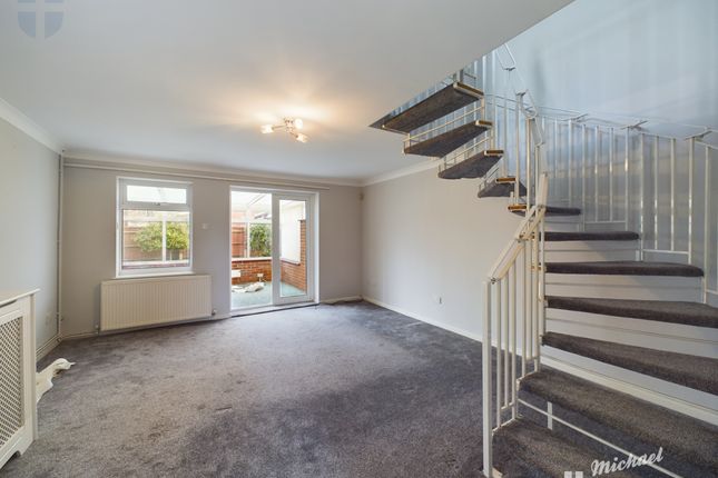 61 Savernake Road, Aylesbury photo 3