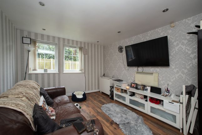 4 & 8 Yew Tree Mews, Bradford Road, Wakefield photo 2