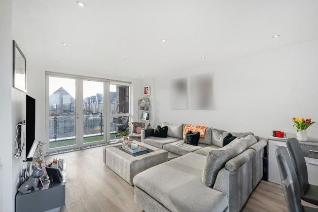 Flat 8, Garrison Heights, Millbrook Park, NW7, Mill Hill photo 4