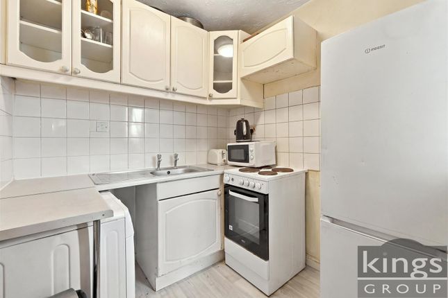 145 Somerset Gardens, Creighton Road, London photo 3