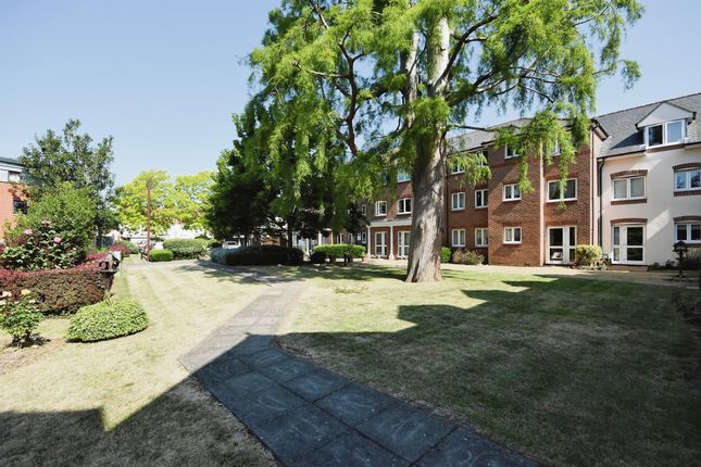 Property for sale in Cedar Avenue, Chelmsford