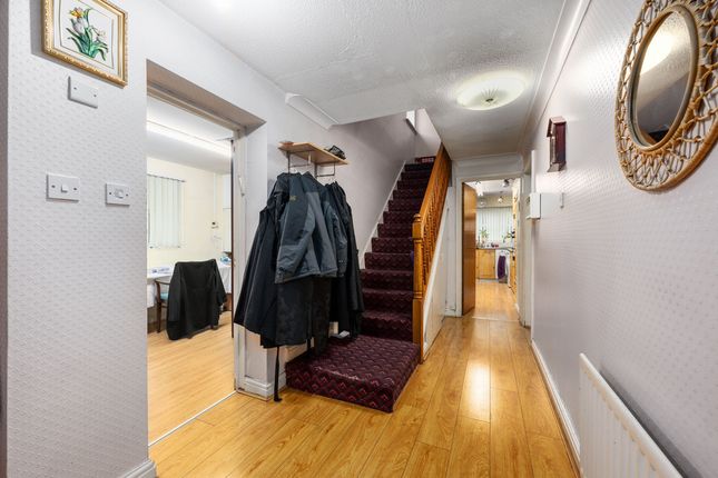 23, Saltire Gardens, Salford photo 3