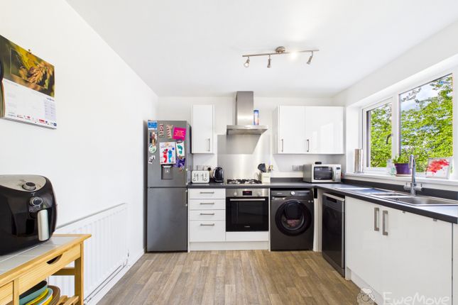 43, Essex Close, Bordon photo 3