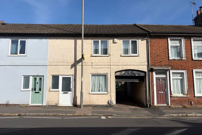 3-bed terraced on 5A, Hockliffe Road, Leighton Buzzard, £175,000