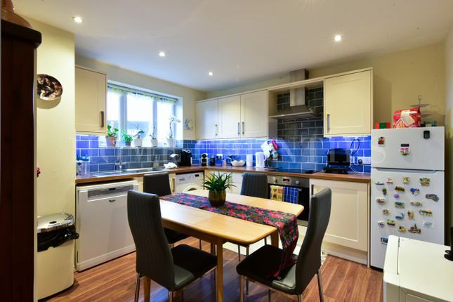 Flat for sale in Hermitage Court, Potters Bar
