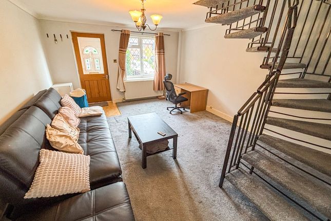 5 Stour Close, Reading photo 2