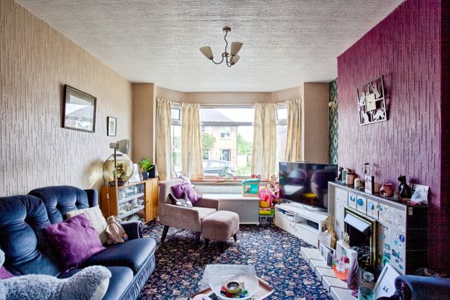 10, Rocher Close, Sheffield photo 3