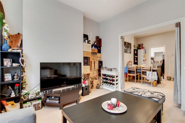 Thumbnail Flat to rent in Humbolt Road, London