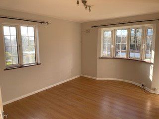 Flat, Lyndhurst Court, Churchfields, LONDON photo 2