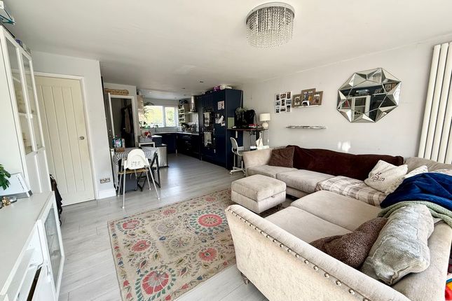 36, Northview Road, Houghton Regis photo 2