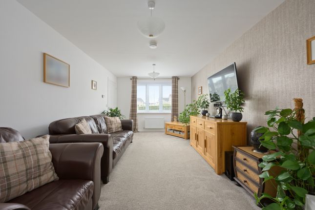7, Stanhouse Crescent, Dunfermline photo 4