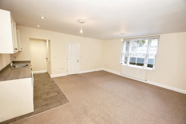 LGF ( Front ) / 2, Broadwater Down, Tunbridge Wells photo 3