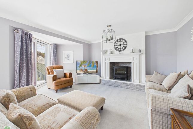 12 Claremont Falls, Killigarth, Looe photo 2