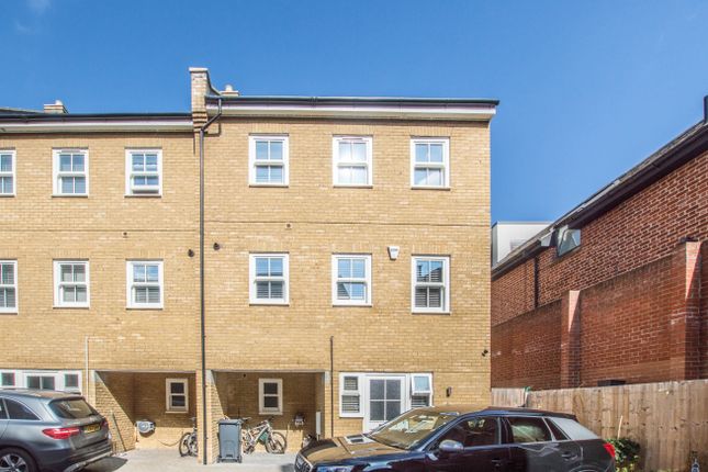Thumbnail Town house to rent in Moorfields, Hertford