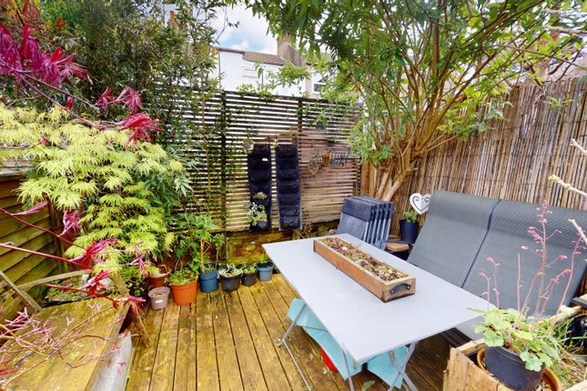 Flat for sale in Totland Road, Brighton