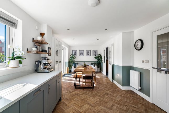 35, Field Avenue, Saxilby photo 4