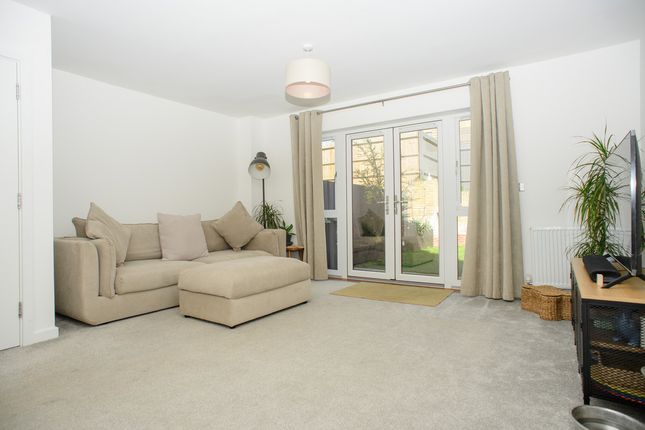 10, Portbridge Gardens, Swanscombe photo 3