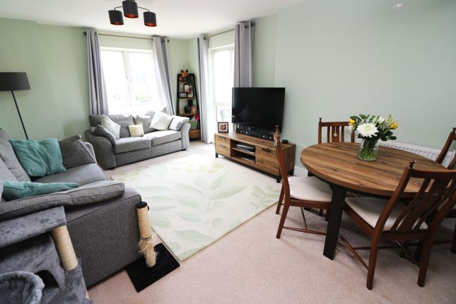 Flat for sale in The Rushes Wapshott Road, Staines-Upon-Thames, Surrey